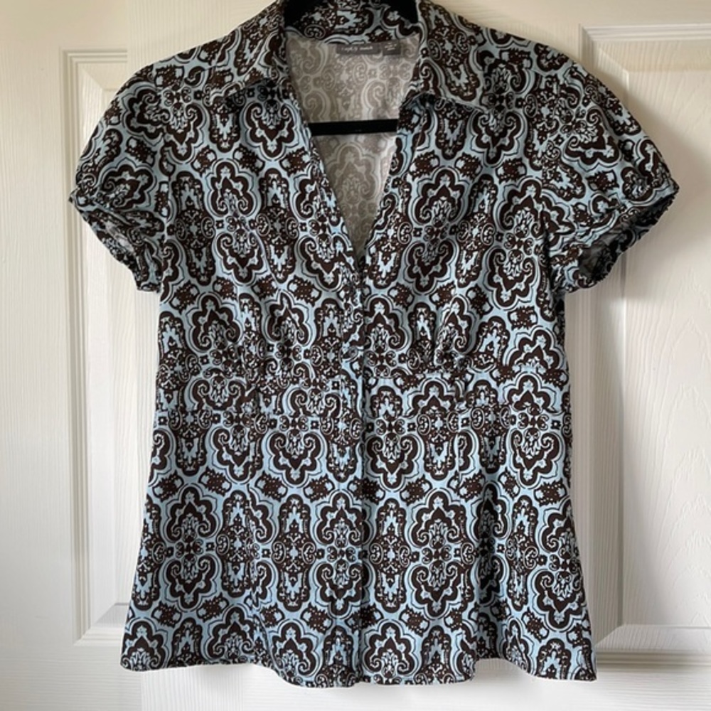 Stylish, fitted top